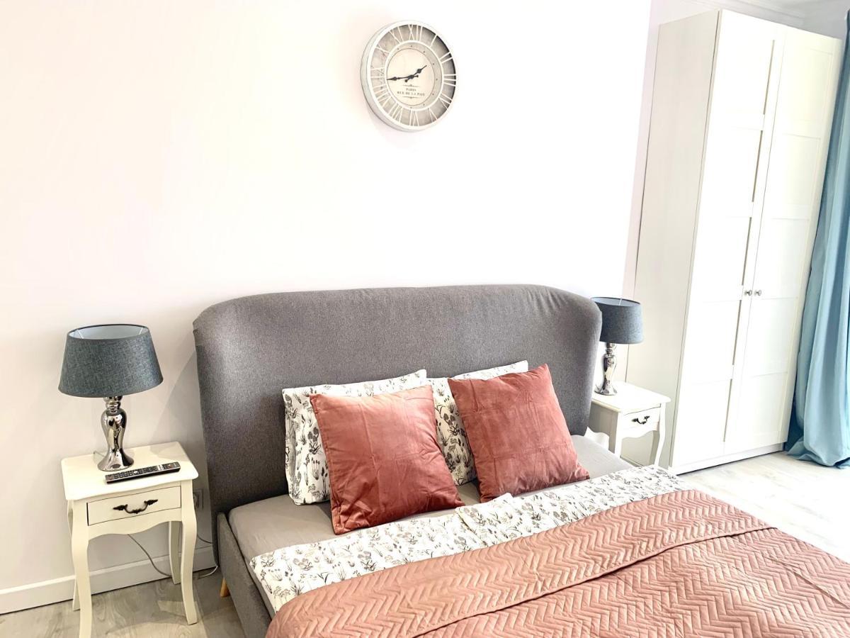 Apartamenty Sienkiewicza - Bezplatny Parking, Centrum, Park, Fv Kielce Buitenkant foto