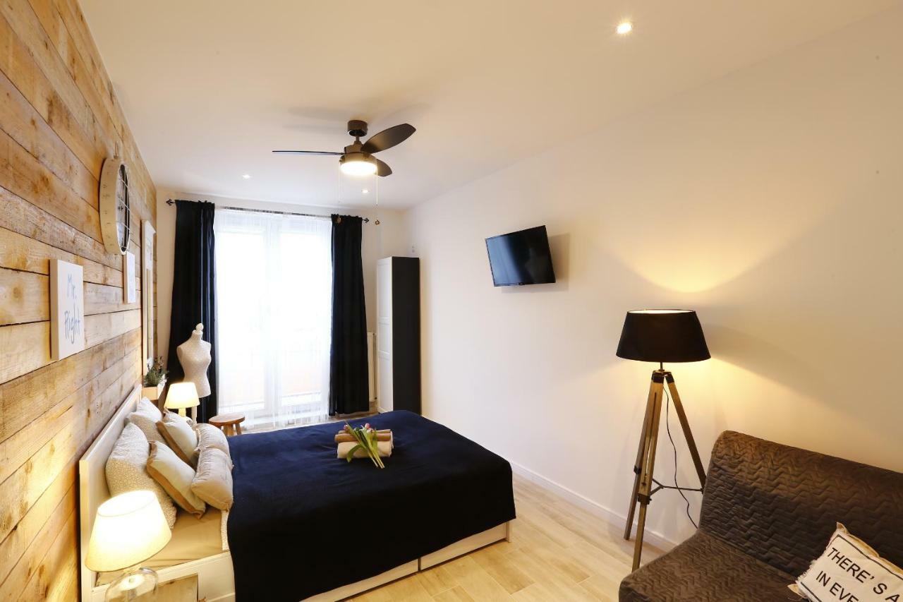 Apartamenty Sienkiewicza - Bezplatny Parking, Centrum, Park, Fv Kielce Buitenkant foto